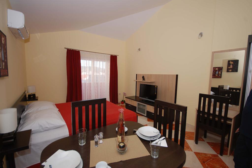 Apartments Stepic トロギール 部屋 写真